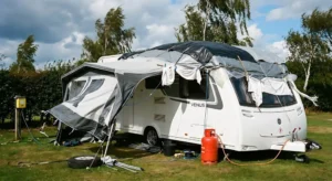 Schadenreparatur am Caravan oder Camper Beispiel 1